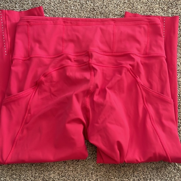 Lululemon fast and free crop II fucshia pink 8 - Picture 2 of 7